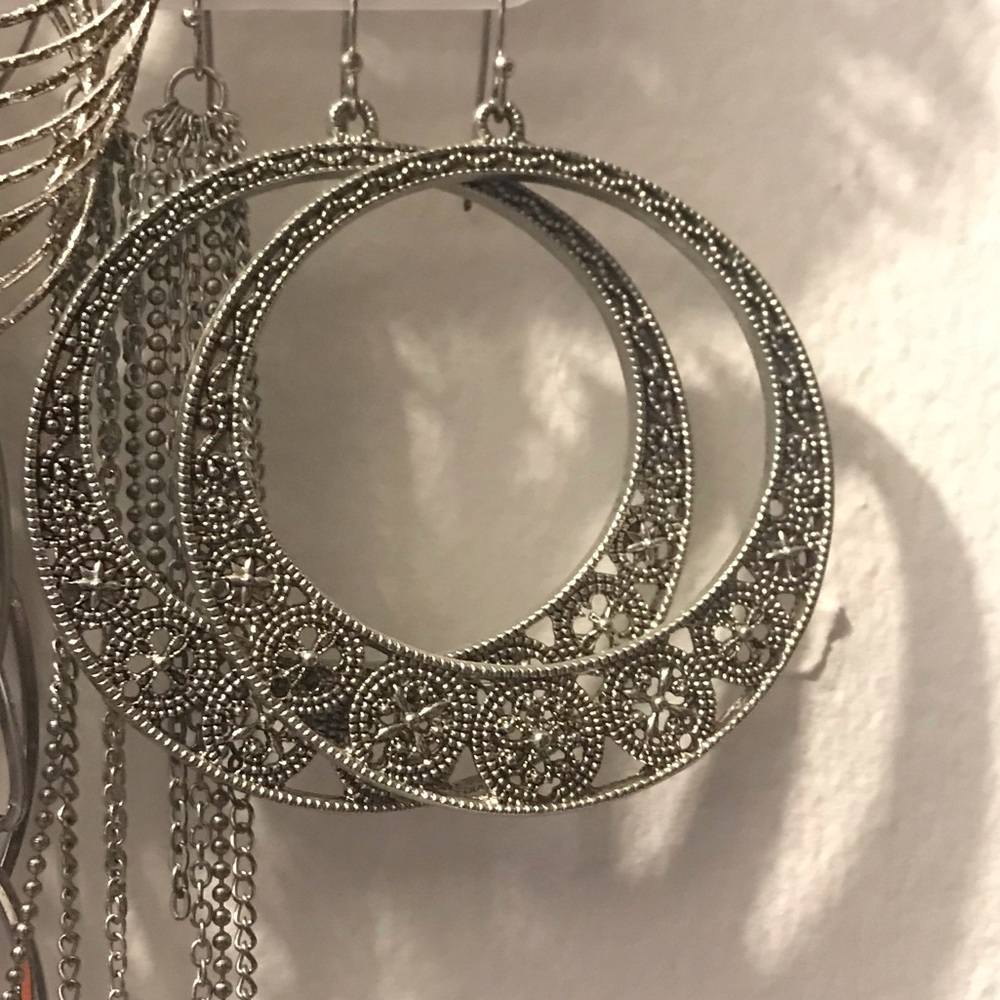 Earrings: Pick and name a price. Bundle to save🎉 - Picture 6 of 6